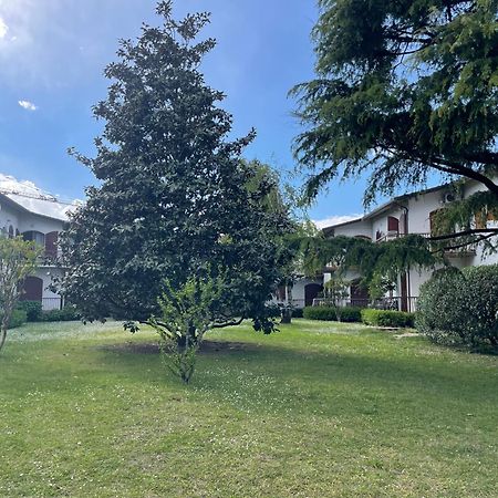 Lake Garda Lovers Peschiera del Garda Bagian luar foto