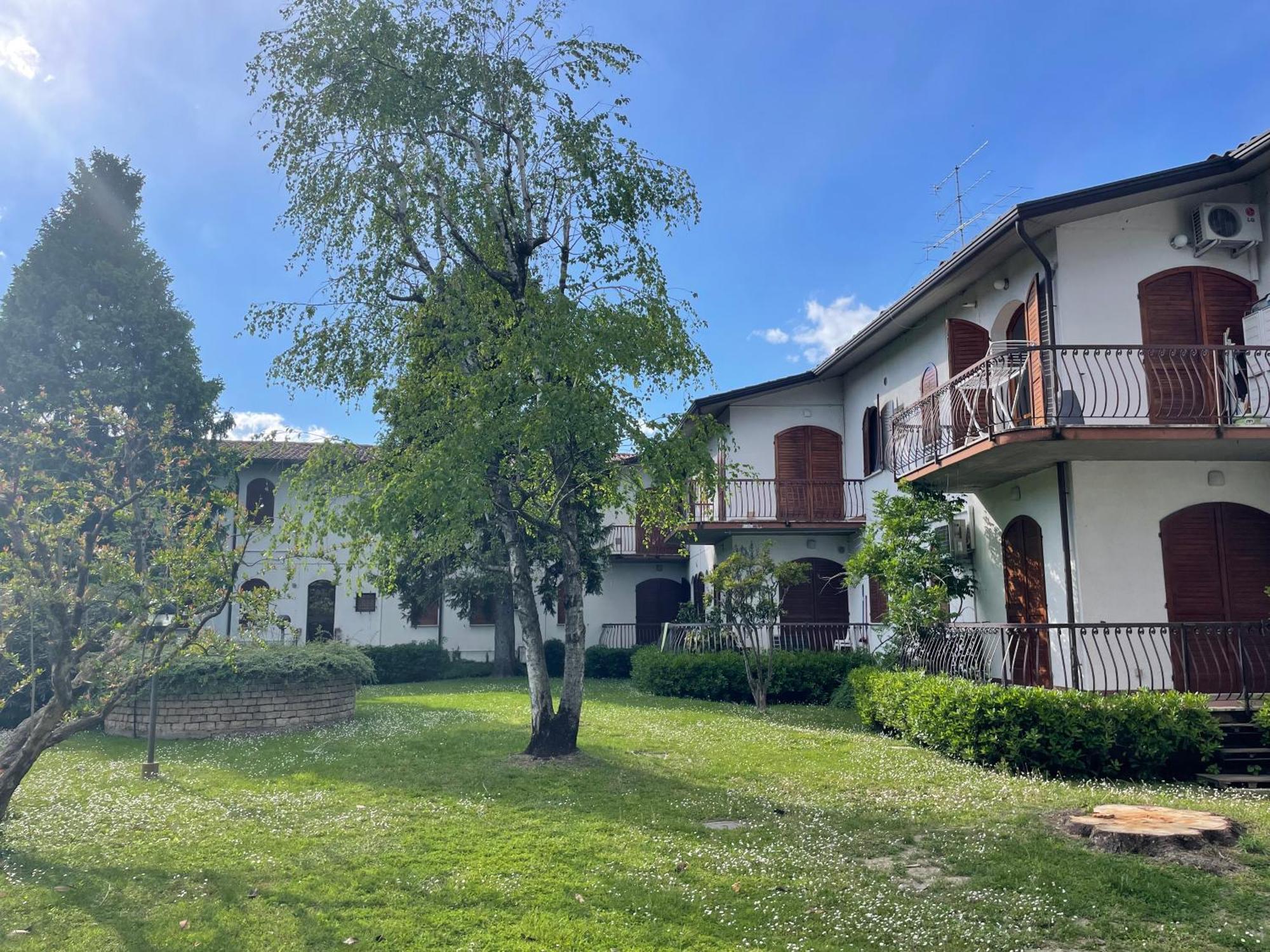 Lake Garda Lovers Peschiera del Garda Bagian luar foto