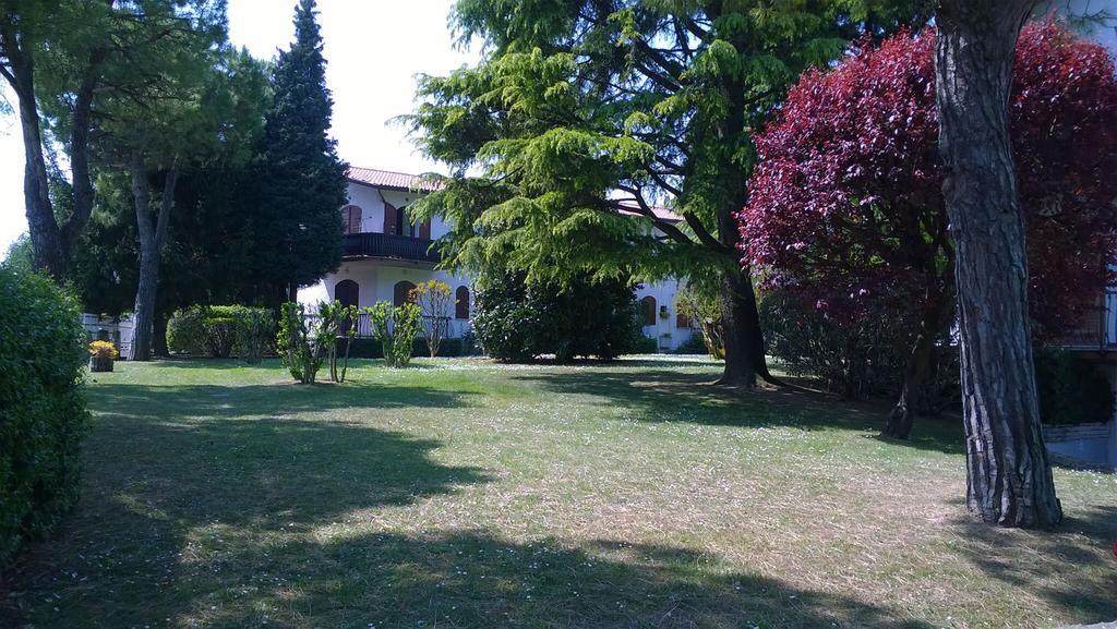 Lake Garda Lovers Peschiera del Garda Bagian luar foto